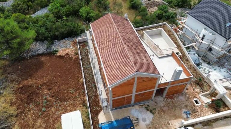 Dommar - Obiteljska kuća u mirnom prigradskom naselje (Bilice - Šibenik)